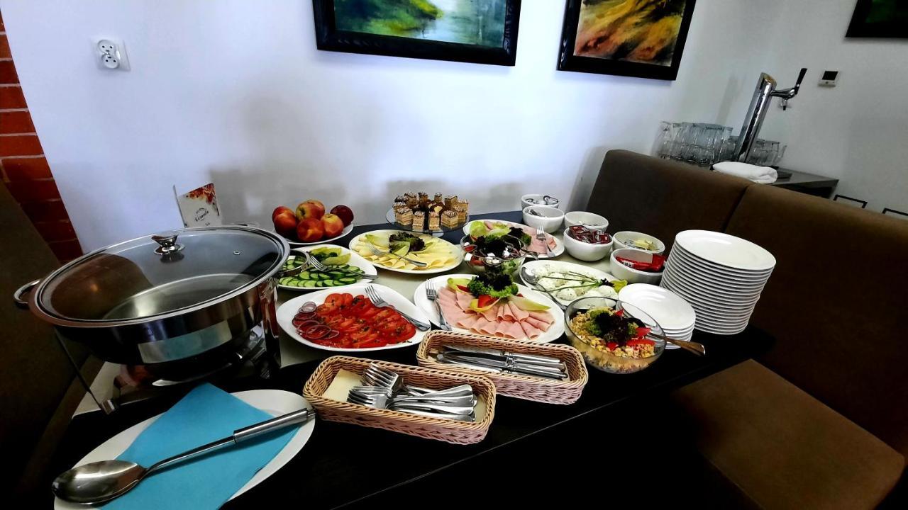 Hotel Weranda Lopuszno Jedle  Екстериор снимка